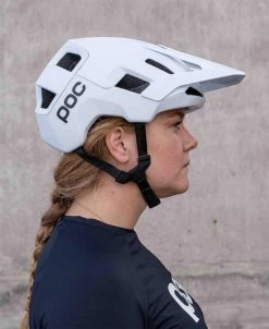 POC Kortal - Casco MTB Cascos MTB | Bike-Discount -BICICLETAS Ventas POC Kortal MTB Helm 10524 1036 Action 2 1280x1280